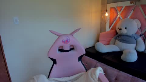   online show from December 21, 2024, 7:06 pm