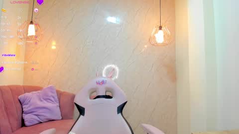   online show from March 4, 2025, 6:18 pm