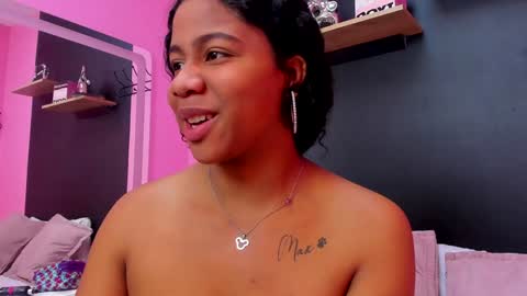 sofiifox online show from February 6, 2025, 11:54 am
