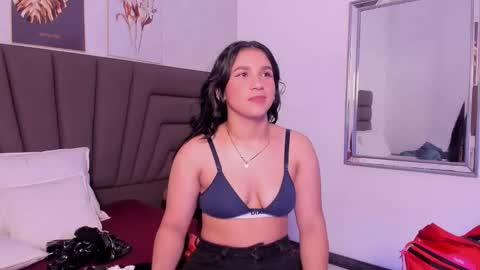 Snapshot of sofiperez_ chatting on October 15, 2025, 11:21 am      online show from October 15, 2025, 11:21 am