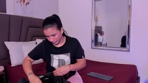 Snapshot of sofiperez_ chatting on October 17, 2025, 11:24 am      online show from October 17, 2025, 11:24 am