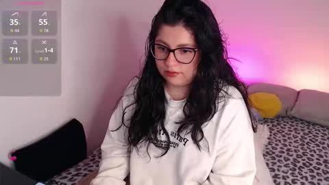 Snapshot of sofix_ chatting on October 17, 2025, 3:36 pm Lau online show from October 17, 2025, 3:36 pm