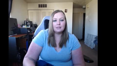 Snapshot of softerpeaches chatting on January 14, 2025, 8:15 pm Rose online show from January 14, 2025, 8:15 pm