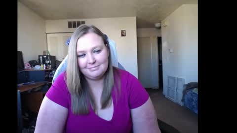 Snapshot of softerpeaches chatting on January 30, 2025, 8:31 pm Rose online show from January 30, 2025, 8:31 pm