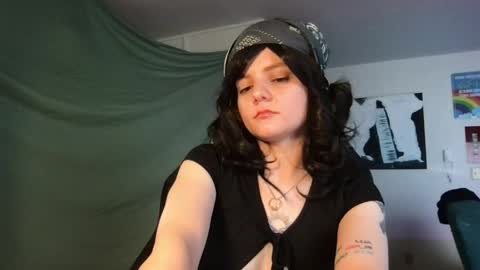 softgothlover online show from April 1, 2026, 1:06 am