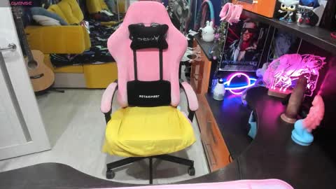 Sofie online show from September 23, 2025, 1:52 am