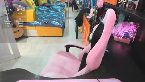 Sofie online show from October 15, 2025, 5:18 am