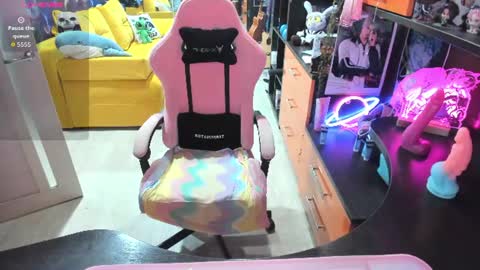 Sofie online show from June 12, 2026, 2:54 am