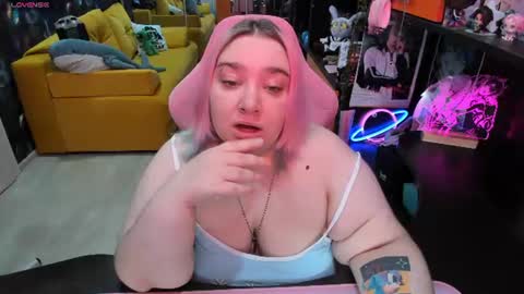 Sofie online show from June 16, 2026, 2:47 am
