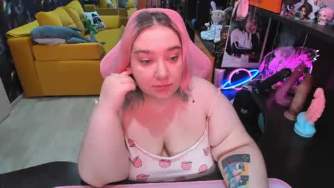 Sofie online show from June 25, 2026, 2:44 am