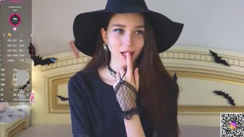 Elly online show from October 30, 2025, 6:48 am