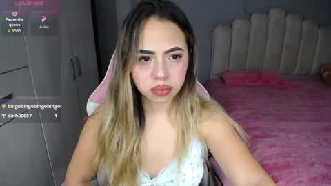 Snapshot of softkiss_x chatting on April 22, 2026, 12:13 am Fran online show from April 22, 2026, 12:13 am