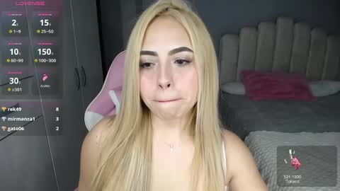 Snapshot of softkiss_x chatting on May 12, 2026, 1:47 am Fran online show from May 12, 2026, 1:47 am