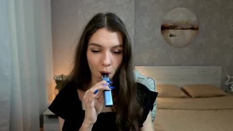 Snapshot of softwine chatting on October 7, 2025, 12:24 pm Kelly online show from October 7, 2025, 12:24 pm