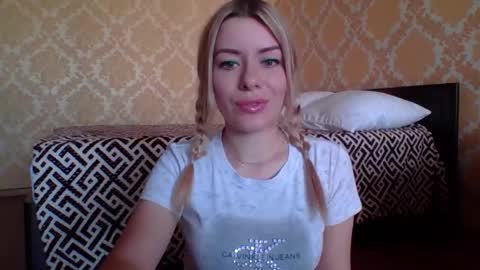 softy_aura online show from May 28, 2026, 1:41 pm