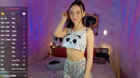 softy_bunny online show from June 9, 2026, 4:07 pm
