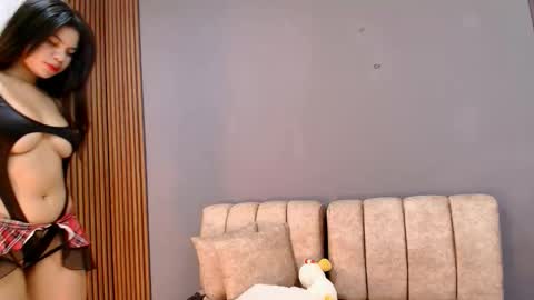 sofy west online show from December 21, 2025, 11:23 pm