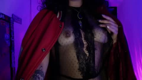 gin independent model online show from December 15, 2024, 3:13 am