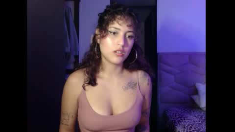 gin independent model online show from January 13, 2025, 4:50 am