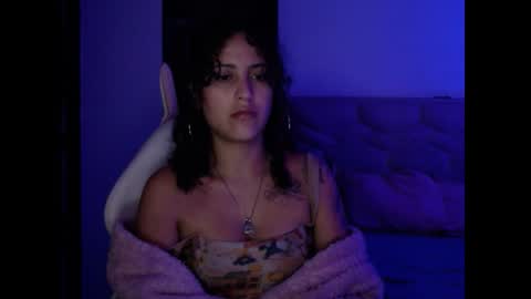 gin independent model online show from January 17, 2025, 8:02 am