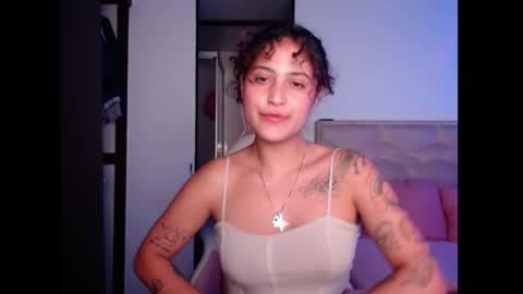 gin independent model online show from January 27, 2025, 7:14 am