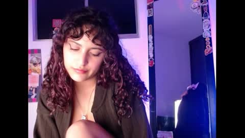 gin independent model online show from February 16, 2025, 7:26 am