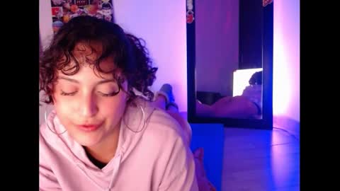 gin independent model online show from February 22, 2025, 8:40 am