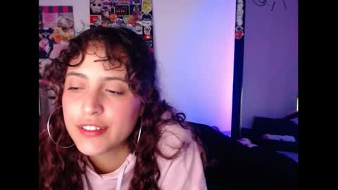 gin independent model online show from February 23, 2025, 8:28 am