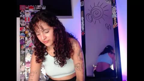 gin independent model online show from February 27, 2025, 3:36 am
