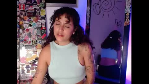 gin independent model online show from February 27, 2025, 6:40 am