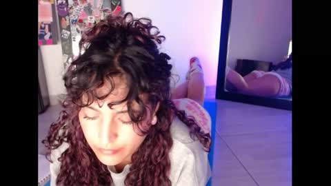 gin independent model online show from March 4, 2025, 8:57 am