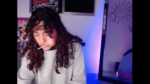 gin independent model online show from March 5, 2025, 6:33 am