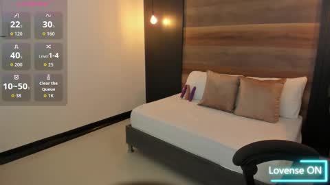 V A L E R I A online show from September 10, 2025, 7:25 pm