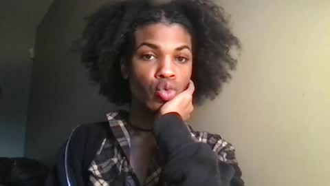 SolaceEve online show from October 30, 2025, 8:09 pm