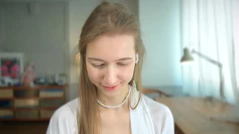 Bella online show from February 27, 2025, 1:38 pm