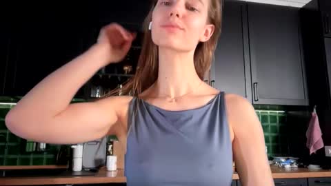 Bella online show from January 7, 2026, 5:21 am