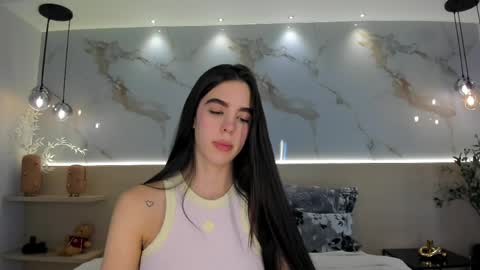 Snapshot of solavelar chatting on May 6, 2026, 11:32 pm Sol Avelar online show from May 6, 2026, 11:32 pm