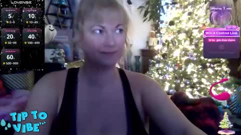 solesticia online show from December 14, 2024, 8:40 pm
