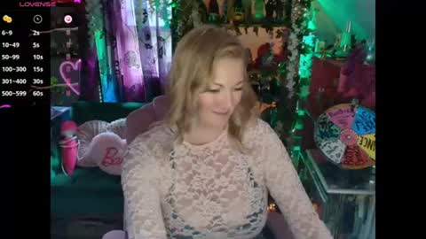 solesticia online show from June 17, 2026, 6:31 pm