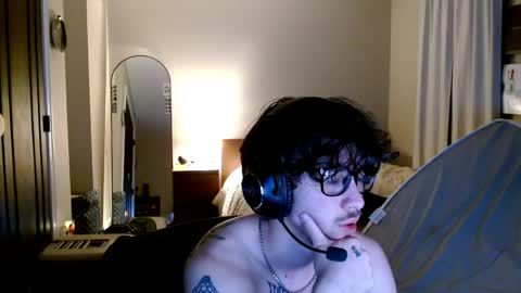 Solis3 online show from April 7, 2026, 4:02 am