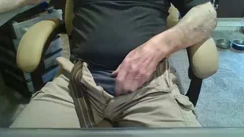 Snapshot of solobliss chatting on April 13, 2026, 6:57 pm Solobliss online show from April 13, 2026, 6:57 pm