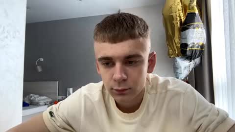 Snapshot of solofury chatting on June 17, 2026, 7:44 am Jett online show from June 17, 2026, 7:44 am