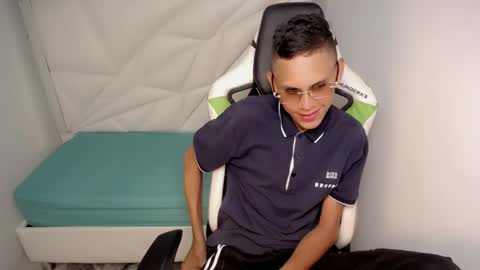 ESTEBAN online show from May 23, 2026, 5:01 am