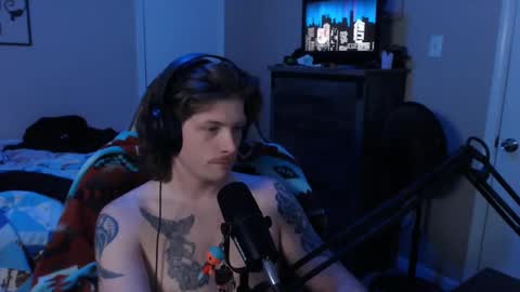 Snapshot of somethinqfunny chatting on December 7, 2024, 4:42 am Lover Boi online show from December 7, 2024, 4:42 am