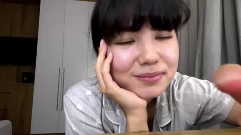 Sakura online show from December 21, 2025, 7:54 pm