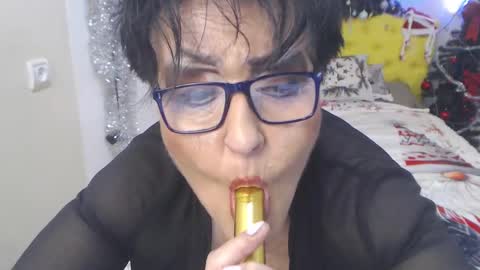 Snapshot of sondrariddle chatting on January 14, 2025, 3:43 am sondrariddle online show from January 14, 2025, 3:43 am
