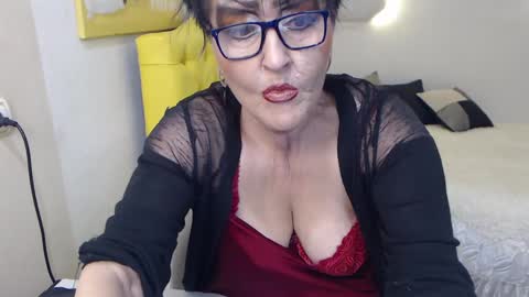 Snapshot of sondrariddle chatting on February 8, 2025, 11:13 pm sondrariddle online show from February 8, 2025, 11:13 pm
