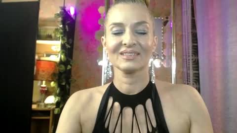 Snapshot of soniadance chatting on May 13, 2026, 2:25 pm Sonia online show from May 13, 2026, 2:25 pm