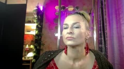 Snapshot of soniadance chatting on May 18, 2026, 1:50 pm Sonia online show from May 18, 2026, 1:50 pm