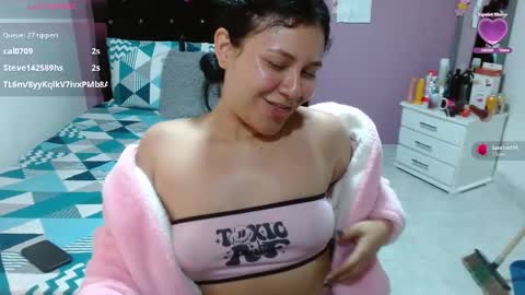 sonialatin69 online show from December 5, 2024, 9:28 pm